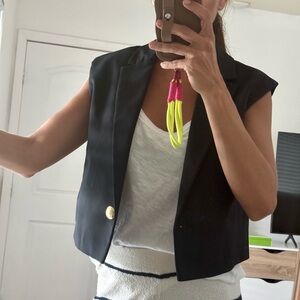 NWOT 🪄 Buttoned Crop VEST